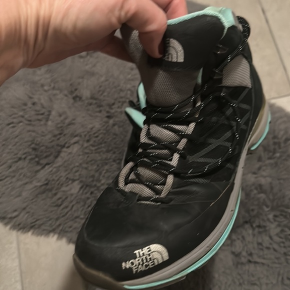 North face excellent used condition, Gore-Tex, hiking shoe/boot - Picture 2 of 3